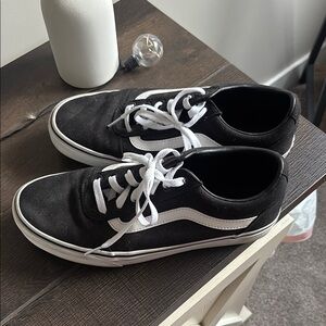 Vans Men's Black and White Sneakers